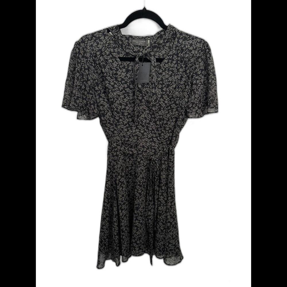 Dress Forum Flowy Floral Black & White Mini Dress Size Small NWT